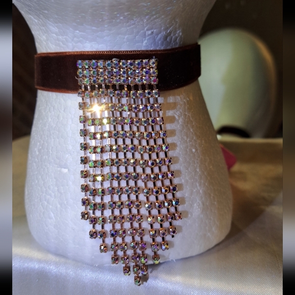 2/$35 With FREE SHIPPING Elegant Velvet CHOKER - Picture 2 of 5